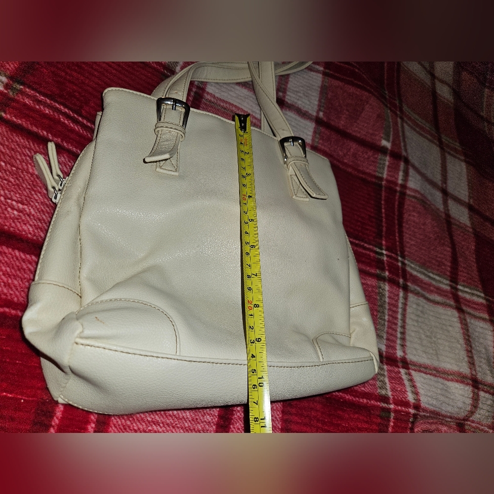 =^100% vinyl cream colored purse - Picture 2 of 11